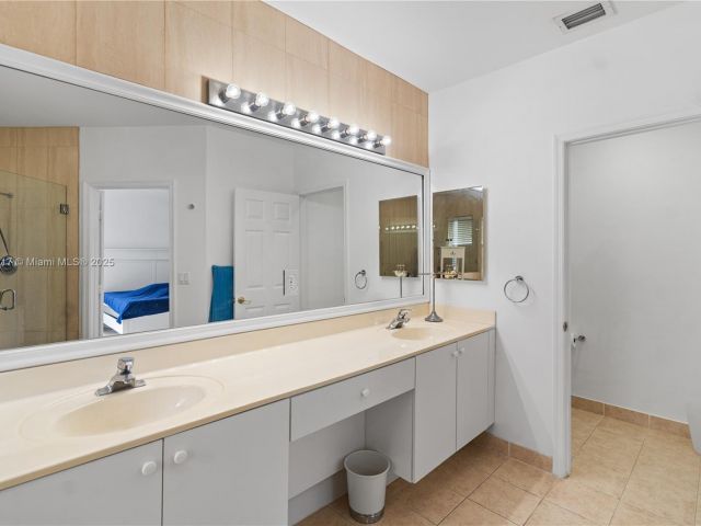 Home for rent at 21396 Marina Cove Cir 17-J - photo 7173679