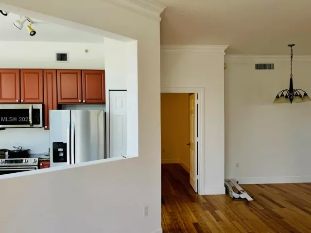 2-bedroom condo for sale in Aventura - 3001 NE 185th St 431 - MondialRealty