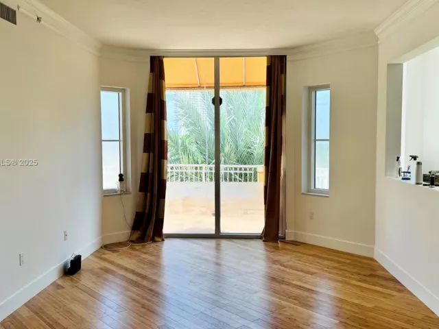 2-bedroom condo for sale in Aventura - 3001 NE 185th St 431 - MondialRealty