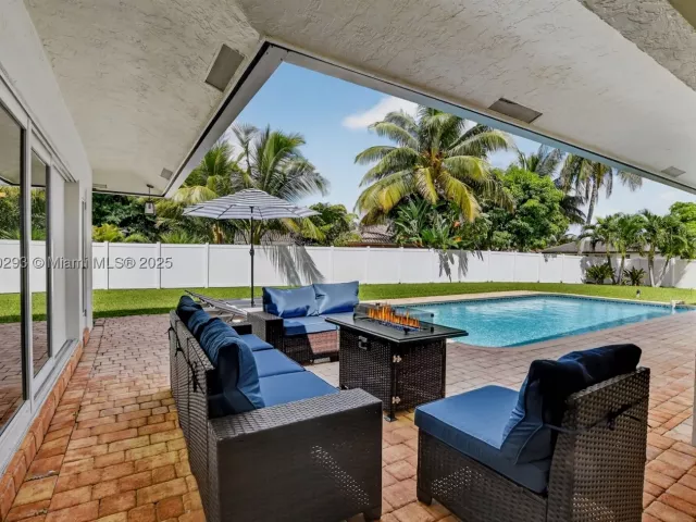 4-bedroom home for rent in Boca Raton - 5660 Golfway Dr 0 - MondialRealty