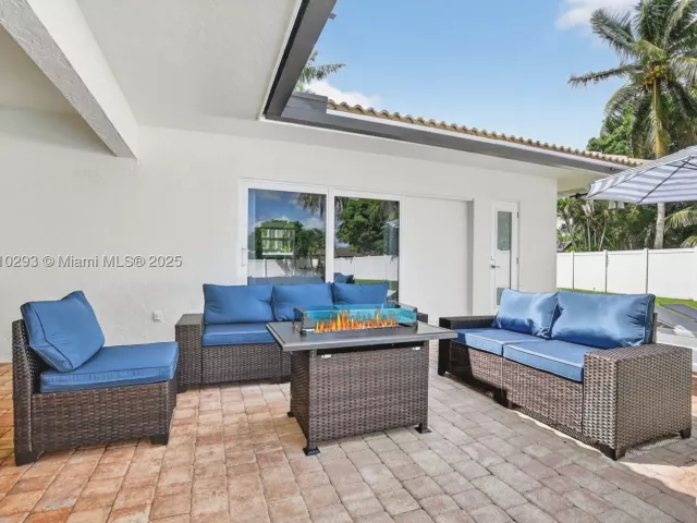 4-bedroom home for rent in Boca Raton - 5660 Golfway Dr 0 - MondialRealty