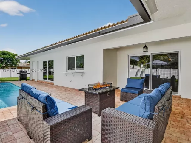 4-bedroom home for rent in Boca Raton - 5660 Golfway Dr 0 - MondialRealty