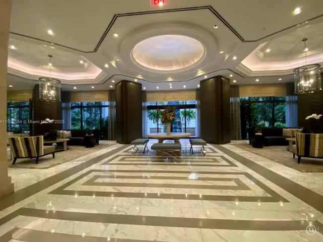 2-bedroom condo for sale in Aventura - 2000 Island Blvd 1710 - MondialRealty