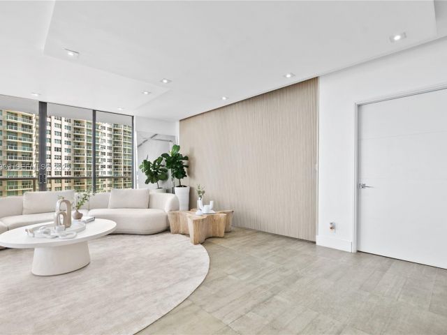 Apartment for sale  Unit #808 - photo 6758705