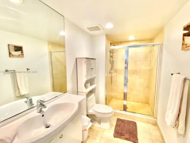 1-bedroom condo for rent in Hallandale Beach - 1830 S Ocean Dr 3605 - MondialRealty