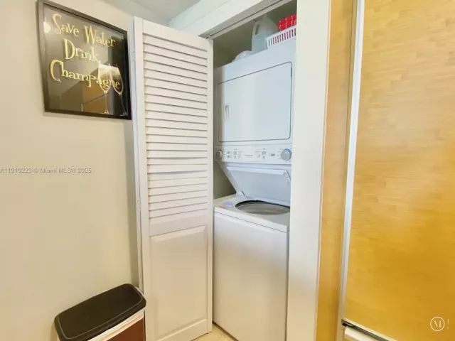 1-bedroom condo for rent in Hallandale Beach - 1830 S Ocean Dr 3605 - MondialRealty