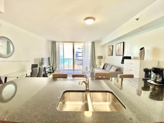1-bedroom condo for rent in Hallandale Beach - 1830 S Ocean Dr 3605 - MondialRealty