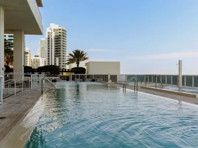 1-bedroom condo for rent in Hallandale Beach - 1830 S Ocean Dr 3605 - MondialRealty