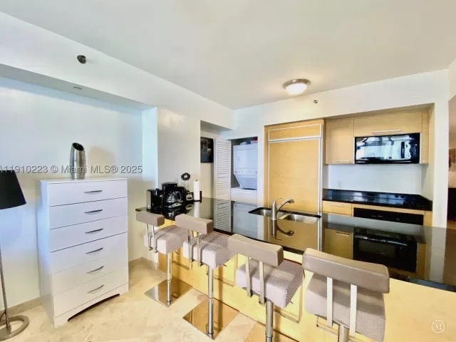 1-bedroom condo for rent in Hallandale Beach - 1830 S Ocean Dr 3605 - MondialRealty