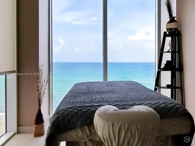 1-bedroom condo for rent in Hallandale Beach - 1830 S Ocean Dr 3605 - MondialRealty