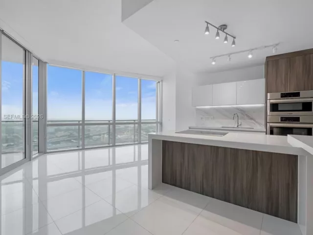 1-bedroom condo for sale in Miami - 851 NE 1st Ave 4204 - MondialRealty