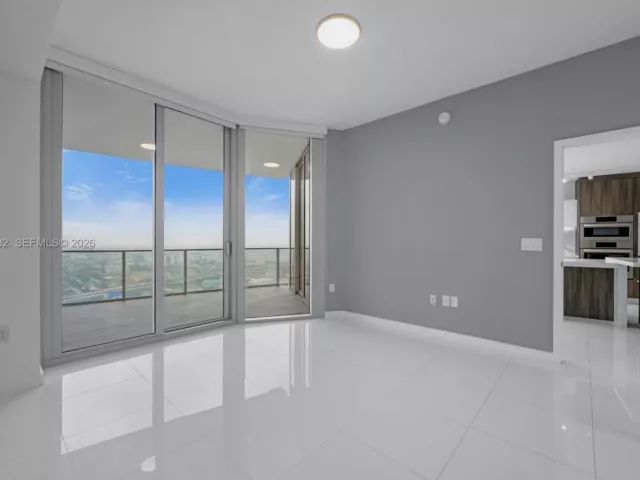 1-bedroom condo for sale in Miami - 851 NE 1st Ave 4204 - MondialRealty