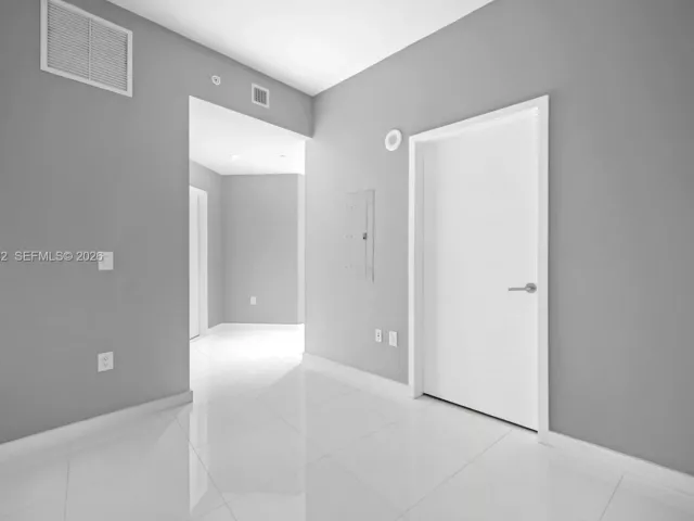 1-bedroom condo for sale in Miami - 851 NE 1st Ave 4204 - MondialRealty