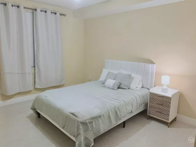 2-bedroom condo for sale in Sunny Isles Beach - 17150 N Bay Rd 2102 - MondialRealty