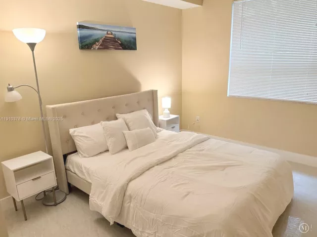 2-bedroom condo for sale in Sunny Isles Beach - 17150 N Bay Rd 2102 - MondialRealty