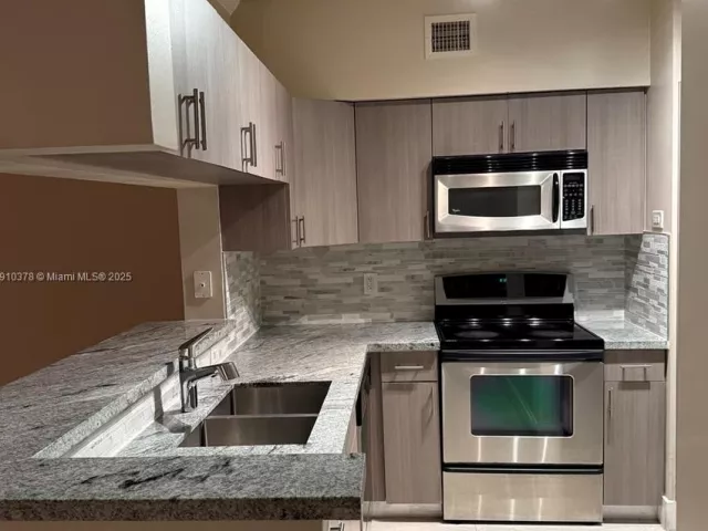 2-bedroom condo for sale in Sunny Isles Beach - 17150 N Bay Rd 2102 - MondialRealty