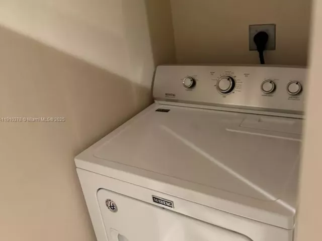 2-bedroom condo for sale in Sunny Isles Beach - 17150 N Bay Rd 2102 - MondialRealty