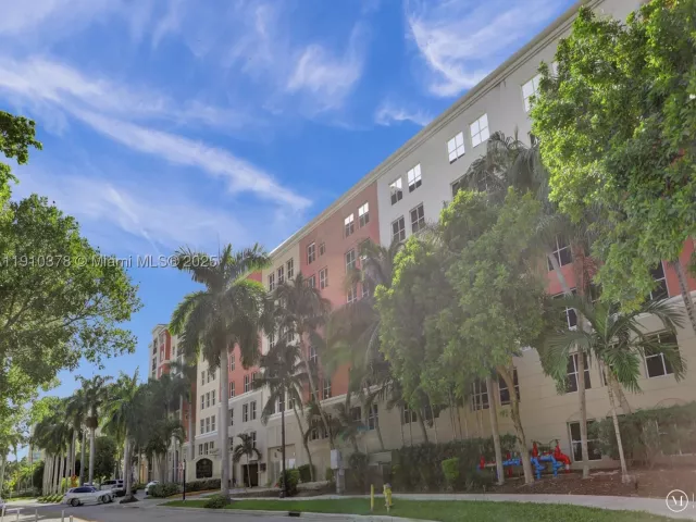 2-bedroom condo for sale in Sunny Isles Beach - 17150 N Bay Rd 2102 - MondialRealty
