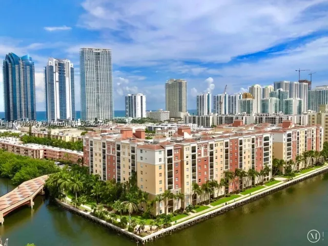 2-bedroom condo for sale in Sunny Isles Beach - 17150 N Bay Rd 2102 - MondialRealty