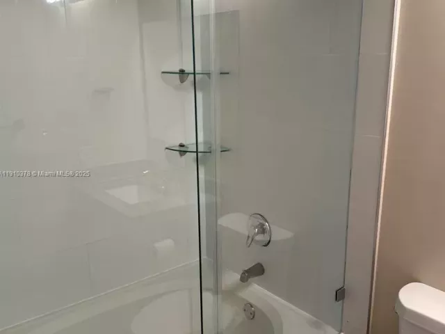 2-bedroom condo for sale in Sunny Isles Beach - 17150 N Bay Rd 2102 - MondialRealty