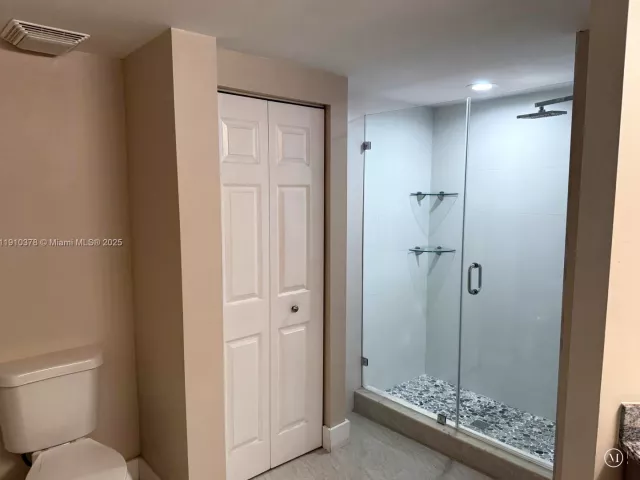 2-bedroom condo for sale in Sunny Isles Beach - 17150 N Bay Rd 2102 - MondialRealty