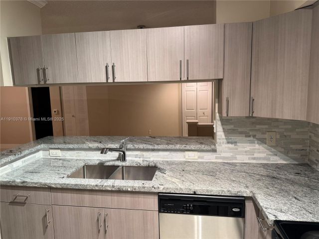 Apartment for sale  Unit #2102 - photo 6759342