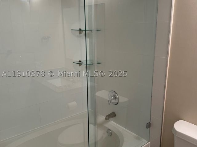 2-bedroom condo for sale in Sunny Isles Beach - 17150 N Bay Rd 2102 - MondialRealty