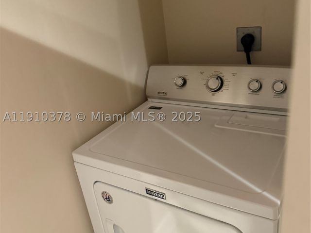 2-bedroom condo for sale in Sunny Isles Beach - 17150 N Bay Rd 2102 - MondialRealty