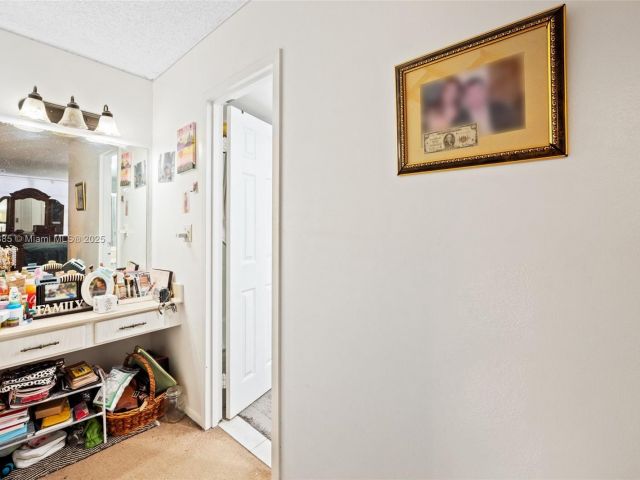 2-bedroom condo for sale in Sunny Isles Beach - 231 174th ST 320 - MondialRealty