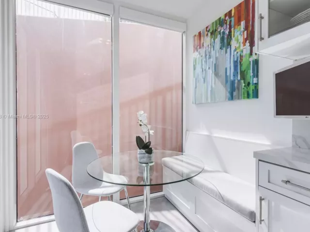 Apartment for sale  Unit #303 - photo 6782840