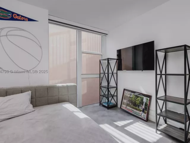 3-bedroom condo for sale in Aventura - 3370 Hidden Bay Dr 303 - MondialRealty