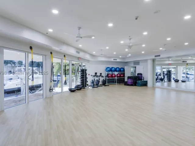 3-bedroom condo for sale in Aventura - 3370 Hidden Bay Dr 303 - MondialRealty