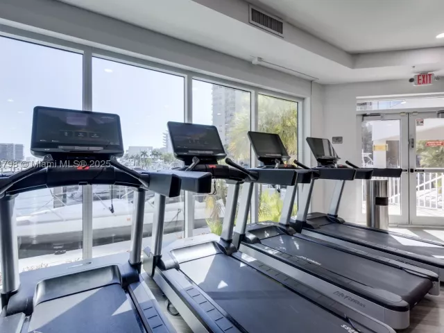3-bedroom condo for sale in Aventura - 3370 Hidden Bay Dr 303 - MondialRealty