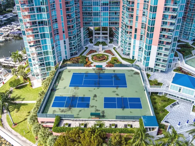 3-bedroom condo for sale in Aventura - 3370 Hidden Bay Dr 303 - MondialRealty