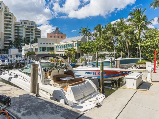 3-bedroom condo for sale in Aventura - 3370 Hidden Bay Dr 303 - MondialRealty