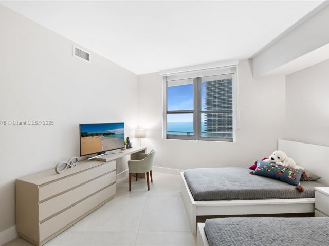 Apartment for rent  Unit #3001 - photo 6759313