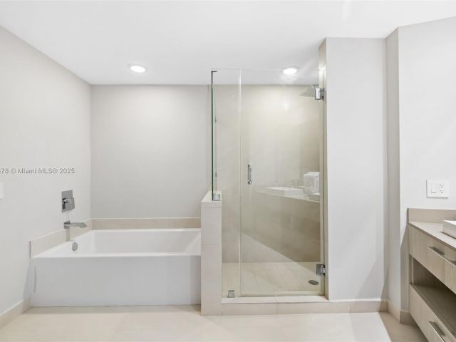 Apartment for rent  Unit #3001 - photo 6759316