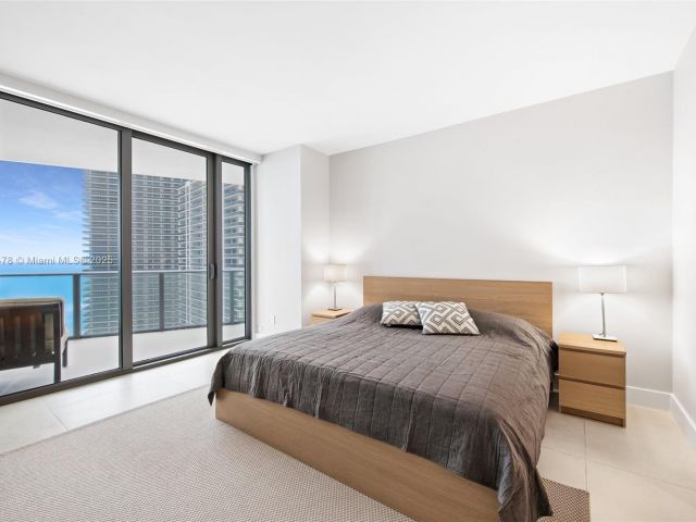 Apartment for rent  Unit #3001 - photo 6759320