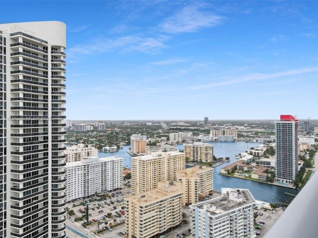 Apartment for rent  Unit #3001 - photo 6759322