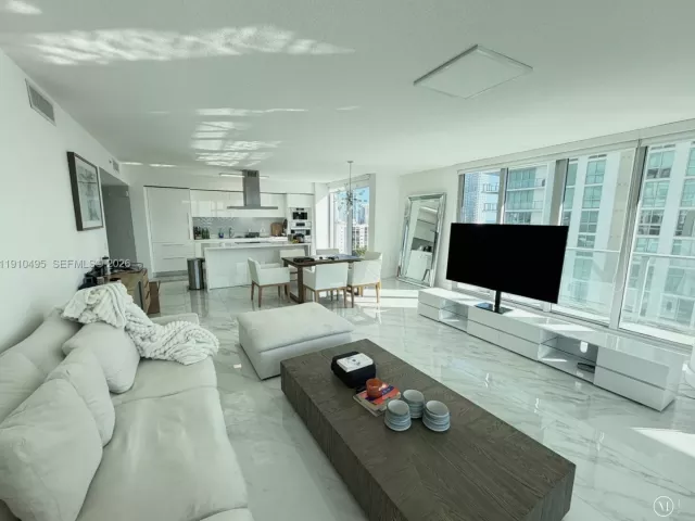 3-bedroom condo for sale in Sunny Isles Beach - 330 Sunny Isles Blvd 5-1008 - MondialRealty