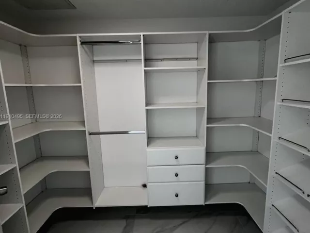 3-bedroom condo for sale in Sunny Isles Beach - 330 Sunny Isles Blvd 5-1008 - MondialRealty