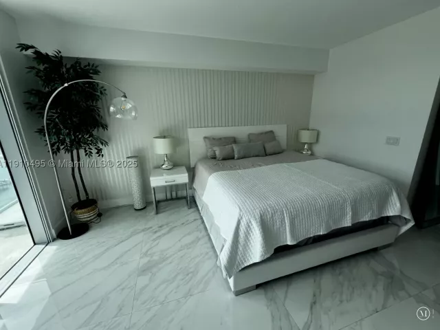 3-bedroom condo for sale in Sunny Isles Beach - 330 Sunny Isles Blvd 5-1008 - MondialRealty