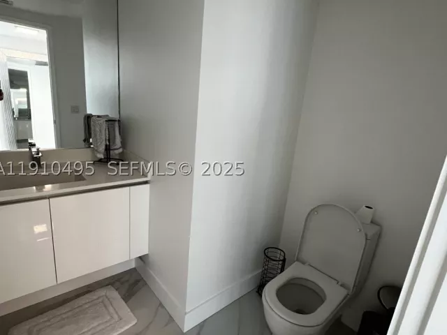 3-bedroom condo for sale in Sunny Isles Beach - 330 Sunny Isles Blvd 5-1008 - MondialRealty