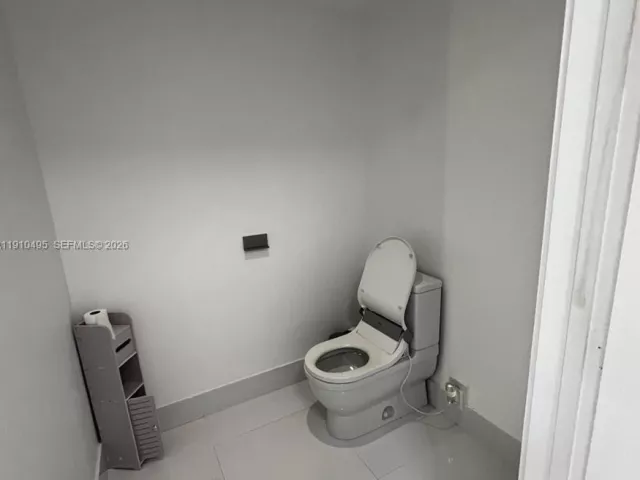 3-bedroom condo for sale in Sunny Isles Beach - 330 Sunny Isles Blvd 5-1008 - MondialRealty