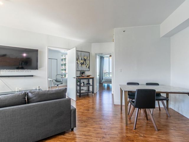 Apartment for sale  Unit #3914 - photo 6757101