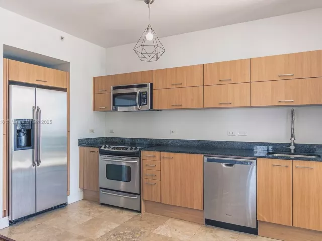 2-bedroom condo for sale in Miami - 350 S Miami Ave 3914 - MondialRealty