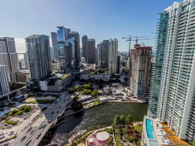 2-bedroom condo for sale in Miami - 350 S Miami Ave 3914 - MondialRealty