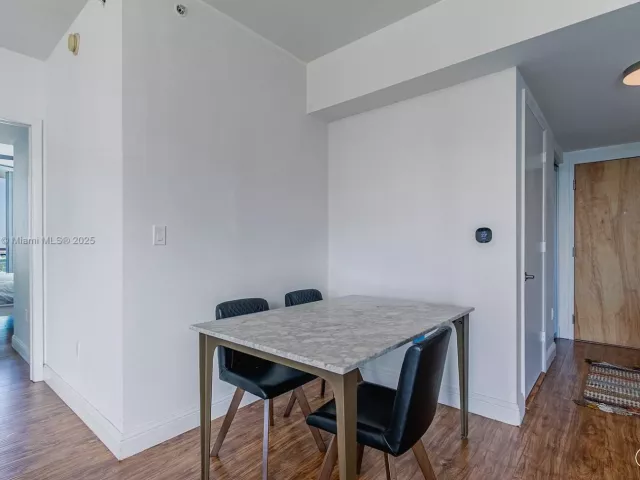 2-bedroom condo for sale in Miami - 350 S Miami Ave 3914 - MondialRealty