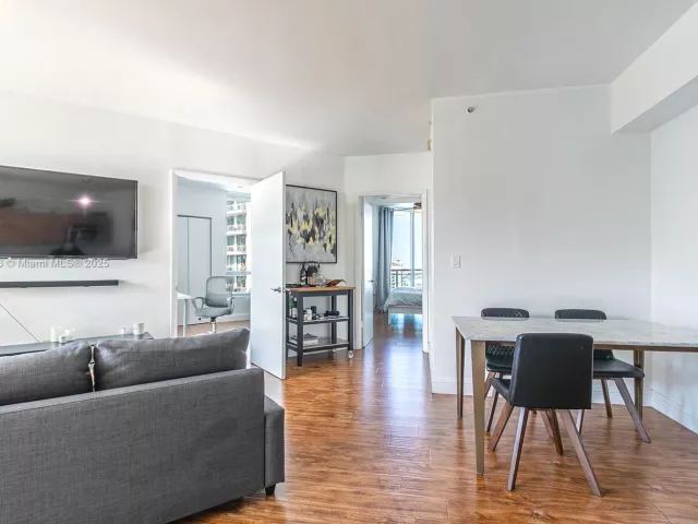 2-bedroom condo for sale in Miami - 350 S Miami Ave 3914 - MondialRealty
