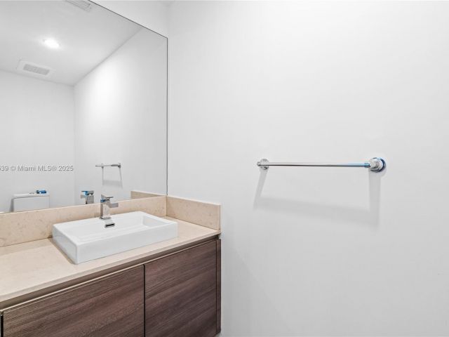 Apartment for sale  Unit #1502 - photo 6768463